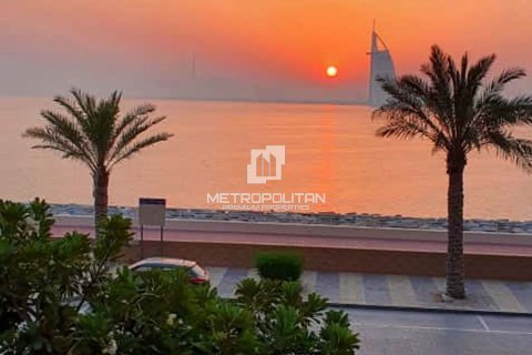 Apartment in Palm Jumeirah, Dubai, UAE 56 sq.m. № 708840 - photo 3