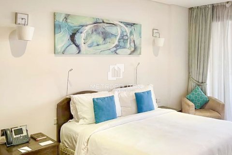 Apartment in Palm Jumeirah, Dubai, UAE 56 sq.m. № 708840 - photo 4