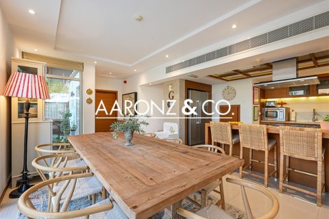 Rijtjeshuis te koop in Jumeirah Village Circle, Dubai, VAE 3 slaapkamers, 311.6 vr.m., nr 670735 - foto 4