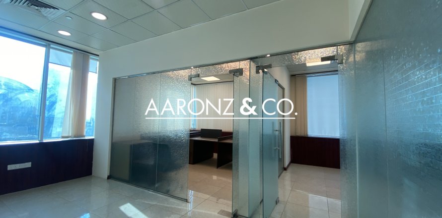 Oficina en Business Bay, Dubai, EAU 107.3 m² № 670733