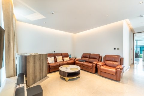 Villa in Dubai Sports City, UAE 4 bedrooms, 377 sq.m. № 734441 - photo 13