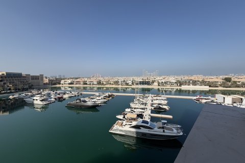 Apartment sa Palm Jumeirah, Dubai, UAE 3 silid-tulugan, 377 sq.m. № 734439 - larawan 2