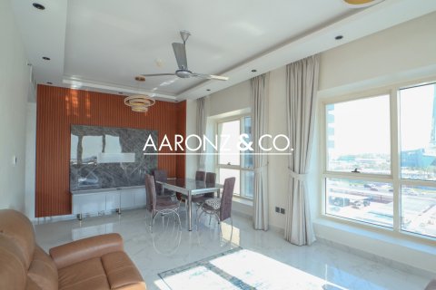 Apartment in Jumeirah Lake Towers, Dubai, UAE 1 bedroom, 91 sq.m. № 690575 - photo 5