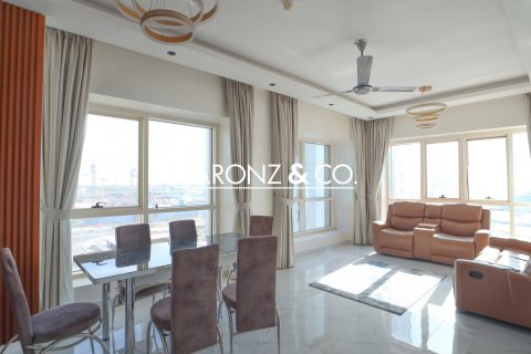 Apartment in Jumeirah Lake Towers, Dubai, UAE 1 bedroom, 91 sq.m. № 690575 - photo 6