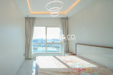 Apartment in Jumeirah Lake Towers, Dubai, UAE 1 bedroom, 91 sq.m. № 690575 - photo 9