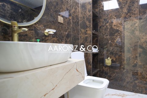 Apartment in Jumeirah Lake Towers, Dubai, UAE 1 bedroom, 91 sq.m. № 690575 - photo 13