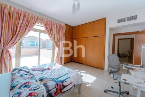 Снять в аренду виллу в Халифа-Сити, Абу-Даби, ОАЭ 5 спален, 534м2, № 616922 - фото 10
