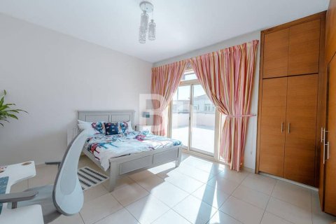 Снять в аренду виллу в Халифа-Сити, Абу-Даби, ОАЭ 5 спален, 534м2, № 616922 - фото 9