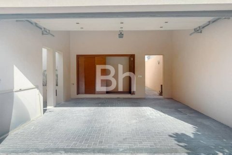 Снять в аренду виллу в Халифа-Сити, Абу-Даби, ОАЭ 5 спален, 534м2, № 616922 - фото 26