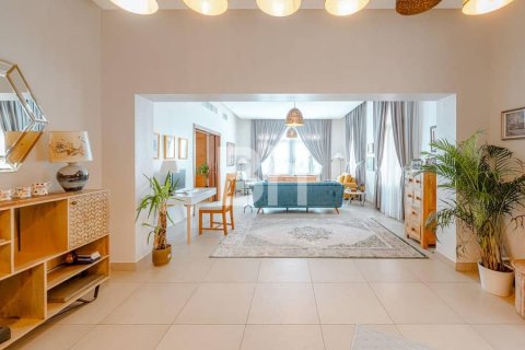 Снять в аренду виллу в Халифа-Сити, Абу-Даби, ОАЭ 5 спален, 534м2, № 616922 - фото 2