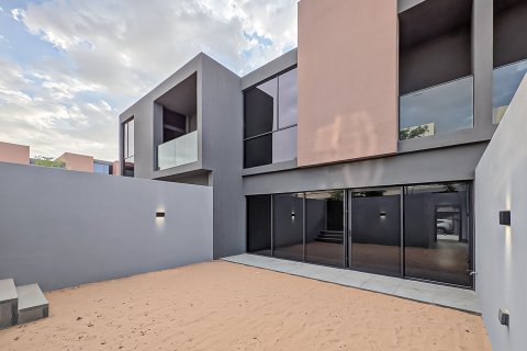 Rumah bandar di Tilal City, Sharjah, UAE 4 bilik tidur, 247.21 meter persegi № 748397