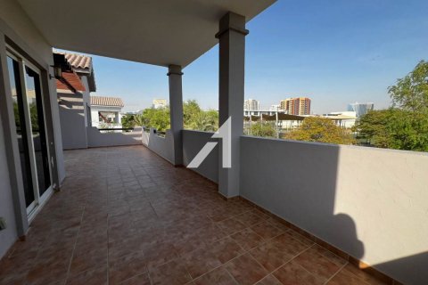 Vilă de închiriat în The Villa, Dubai, EAU 5 dormitoare, 1116.6 mp. №658908 - poză 16