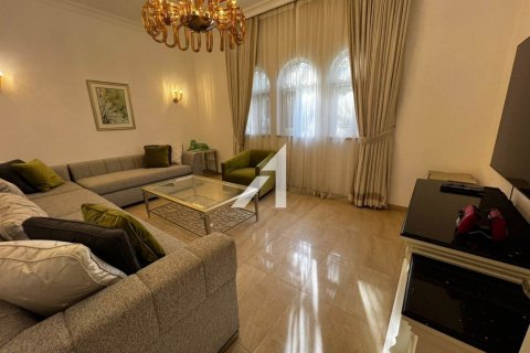 Vilă de închiriat în The Villa, Dubai, EAU 5 dormitoare, 1116.6 mp. №658908 - poză 8