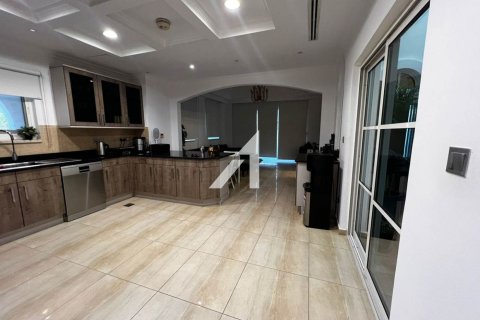 Vilă de închiriat în The Villa, Dubai, EAU 5 dormitoare, 1116.6 mp. №658908 - poză 6