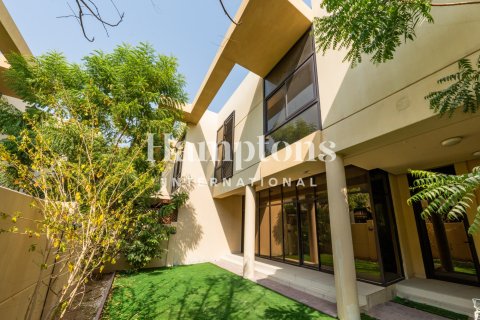 Adosado en alquiler en DAMAC Hills (Akoya by DAMAC), Dubai, EAU 3 dormitorios, 253.06777200 m2 № 739707 - foto 21