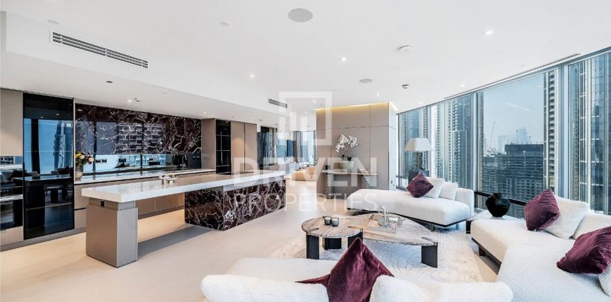 Apartament në Downtown Dubai (Downtown Burj Dubai), Emiratet e Bashkuara Arabe 4 dhoma gjumi, 366.13 m2. № 741762