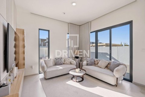 Villa para venda em Dubai South (Dubai World Central), Dubai, EAU 4 quartos, 311.13 m2 № 741760 - foto 2