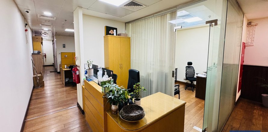 Al Quoz, Dubai, संयुक्त अरब अमीरात में गोदाम, 818 वर्ग मीटर, संख्या 704703