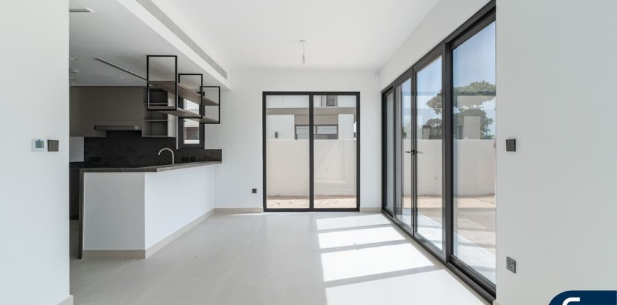 Villa itt: Tilal Al Ghaf, Dubai, EAE, 5 hálószoba, 317 m², azonosító: 666400