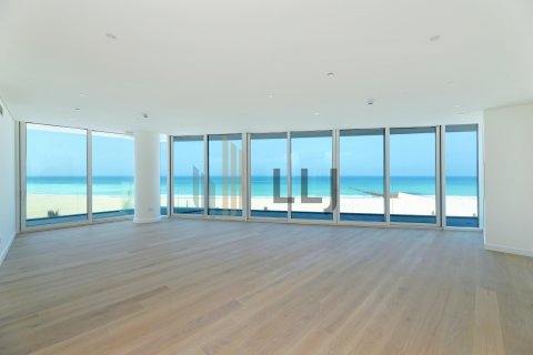 Appartamento in affitto a Saadiyat Island, Abu Dhabi, EAU 3 camere da letto, 285 mq. № 624158 - foto 1