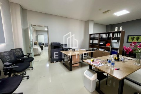 Warehouse in Al Ain, UAE 9999 sq.m. № 623534 - photo 20