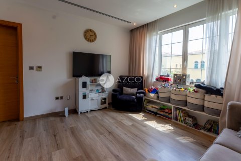 Vila v Jumeirah Park, Dubai, SAE 4 ložnice, 510.8 m² Č.: 623421 - fotografie 8