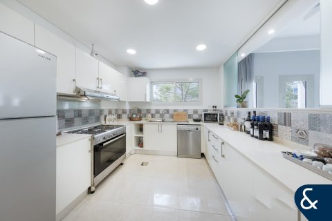 Radový dom v Jumeirah Golf Estates, Dubai, SAE 3 spálne, 179 m2 č. 667214 - Fotografia 7