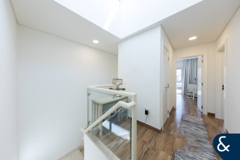 Radový dom v Jumeirah Golf Estates, Dubai, SAE 3 spálne, 179 m2 č. 667214 - Fotografia 9