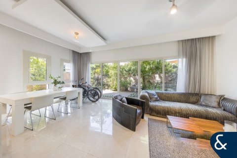 Radový dom v Jumeirah Golf Estates, Dubai, SAE 3 spálne, 179 m2 č. 667214 - Fotografia 4