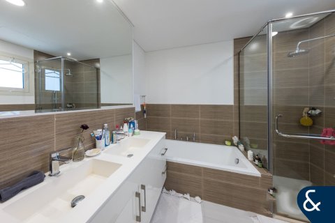 Radový dom v Jumeirah Golf Estates, Dubai, SAE 3 spálne, 179 m2 č. 667214 - Fotografia 12