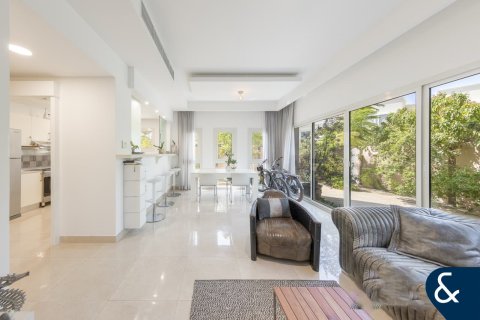 Radový dom v Jumeirah Golf Estates, Dubai, SAE 3 spálne, 179 m2 č. 667214 - Fotografia 6