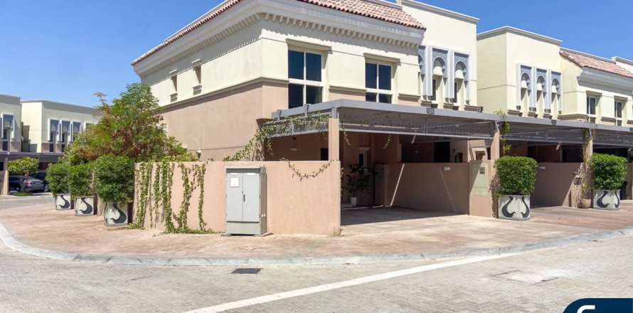 Radový dom v Jumeirah Golf Estates, Dubai, SAE 3 spálne, 179 m2 č. 667214