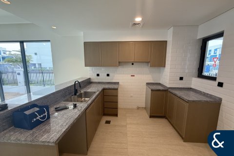 Damac Lagoons、Dubai、UAE にあるタウンハウス販売中 5ベッドルーム、302 m2、No667216 - 写真 12