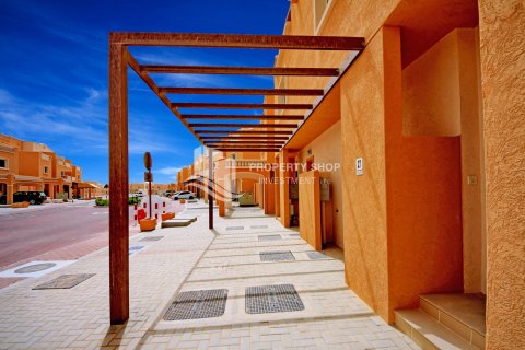 ویلا در Al Reef، Abu Dhabi ، امارات متحده عربی 2 خوابه ، 170 متر مربع.  شماره 717028