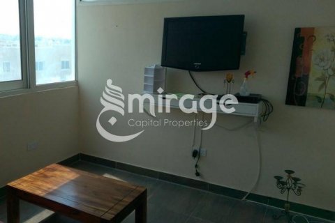 Shtëpi në qytet në Al Reef, Abu Dhabi, Emiratet e Bashkuara Arabe 3 dhoma gjumi, 174.1 m2. № 574606 - Foto 3