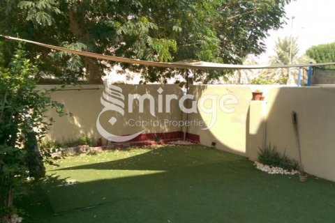 Shtëpi në qytet në Al Reef, Abu Dhabi, Emiratet e Bashkuara Arabe 3 dhoma gjumi, 174.1 m2. № 574606 - Foto 16