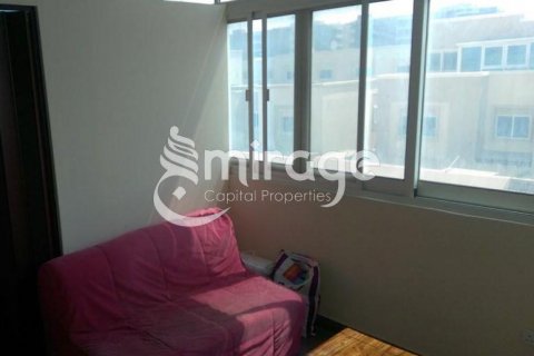 Shtëpi në qytet në Al Reef, Abu Dhabi, Emiratet e Bashkuara Arabe 3 dhoma gjumi, 174.1 m2. № 574606 - Foto 4