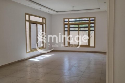 Vilë në Al Raha Golf Gardens, Abu Dhabi, Emiratet e Bashkuara Arabe 5 dhoma gjumi, 582.9 m2. № 574365 - Foto 10