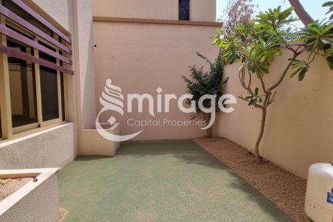 Vilë në Al Raha Golf Gardens, Abu Dhabi, Emiratet e Bashkuara Arabe 5 dhoma gjumi, 582.9 m2. № 574365 - Foto 15