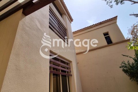 Vilë në Al Raha Golf Gardens, Abu Dhabi, Emiratet e Bashkuara Arabe 5 dhoma gjumi, 582.9 m2. № 574365 - Foto 1