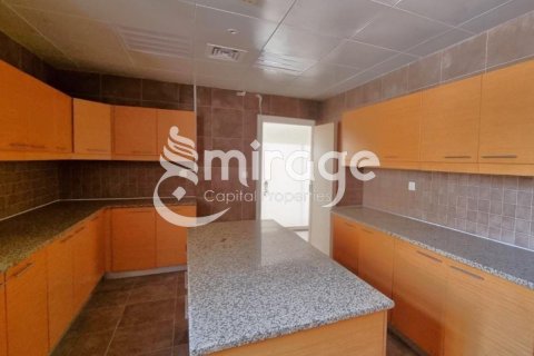Vilë në Al Raha Golf Gardens, Abu Dhabi, Emiratet e Bashkuara Arabe 5 dhoma gjumi, 582.9 m2. № 574365 - Foto 12