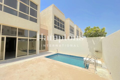 Rumah bandar di Al Furjan, Dubai, UAE 4 bilik tidur, 209.96078000 meter persegi № 662139 - foto 12