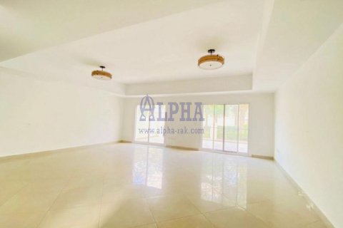 Vila di Al Hamra Village, Ras Al Khaimah, UEA 3 kamar tidur, 262.3 m2 nomor 647069 - foto 2