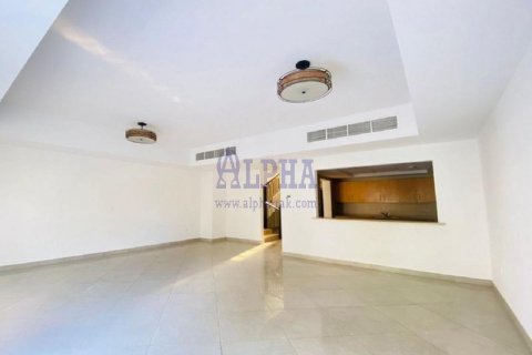 Vila di Al Hamra Village, Ras Al Khaimah, UEA 3 kamar tidur, 262.3 m2 nomor 647069 - foto 3
