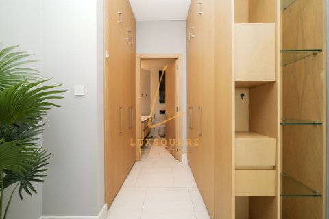 דירה למכירה ב Business Bay, Dubai, איחוד האמירויות  1 חדר שינה, 103 מ"ר, מספר 740671 - תמונה 14
