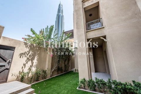 Apartament de închiriat în Old Town, Dubai, EAU 3 dormitoare, 273.69223800 mp.  №651281 - poză 16