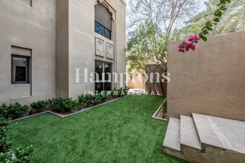 Apartament de închiriat în Old Town, Dubai, EAU 3 dormitoare, 273.69223800 mp.  №651281 - poză 15