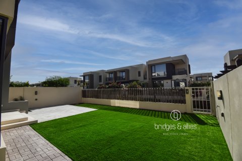 Villa em Dubai Hills Estate, Dubai, EAU 4 quartos, 195 m2 № 692834