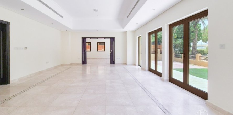 Вилла Al Furjan, Дубай, БАӘ-да 5 жатын бөлмелер, 600 м² № 692836