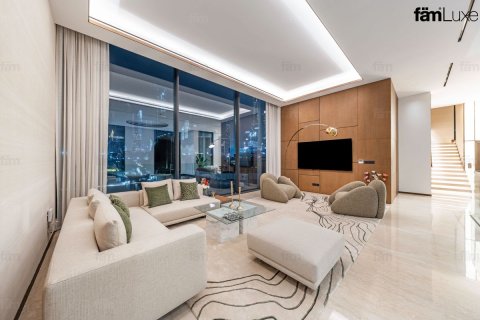 Vilă de închiriat în Al Wasl, Dubai, EAU 5 dormitoare, 930.2 mp. №694388 - poză 20